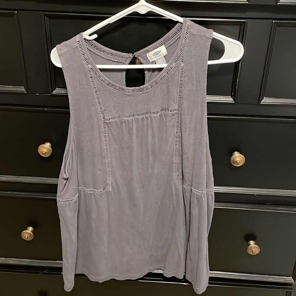 Geometric Stitched Tank Top